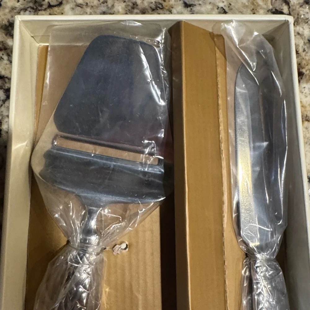 Lauren Ralph Lauren Equestrian Braid 2 piece cheese knife set New in box